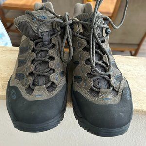 Saloman men's hiking shoes